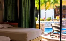 Hotel Vista Caribe 5ta Av a 5 Pasos de la Playa